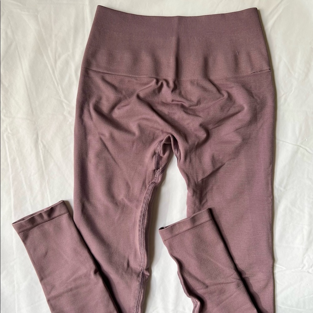 Alphalete Women's Seamless Scrunch Legging Amplify Legging ‘Passive Purple’ (XS)